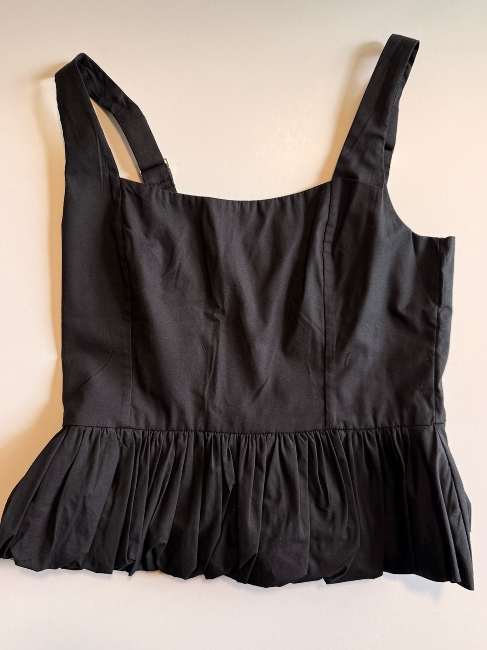 ABERCROMBIE & FITCH Women’s Black Square-Neck Ruffle Hem Tank Top